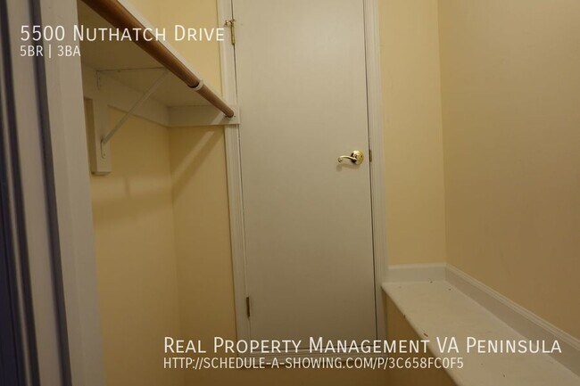 Building Photo - Spacious 5 bedrooms house in Rolling Woods...