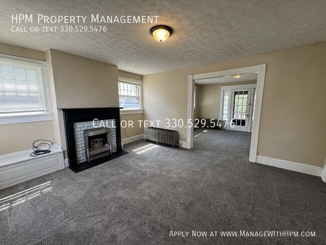 Building Photo - 1307 Woodland Ave NW