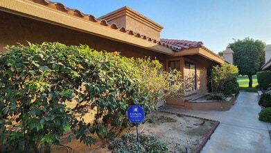 Building Photo - Two bedroom, two bath on the 15th fairway