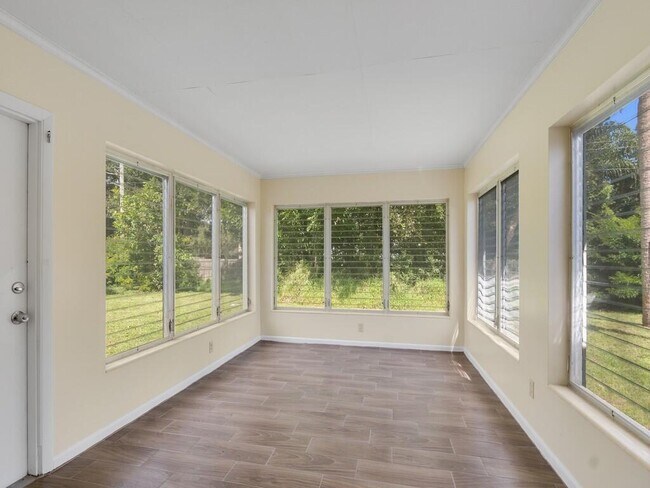 Building Photo - 7502 Pacific Ave