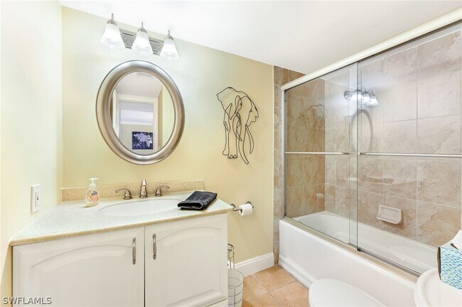 Building Photo - 200 Palm Dr