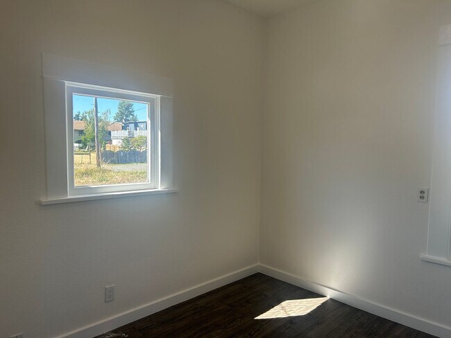 Building Photo - 5651 1st Ave