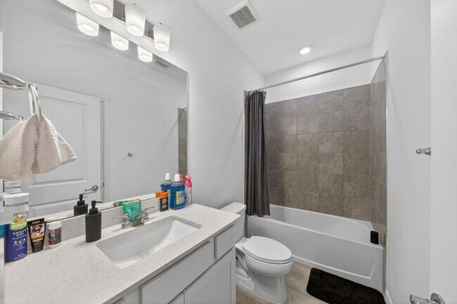 Building Photo - 6128 Rancho Ln