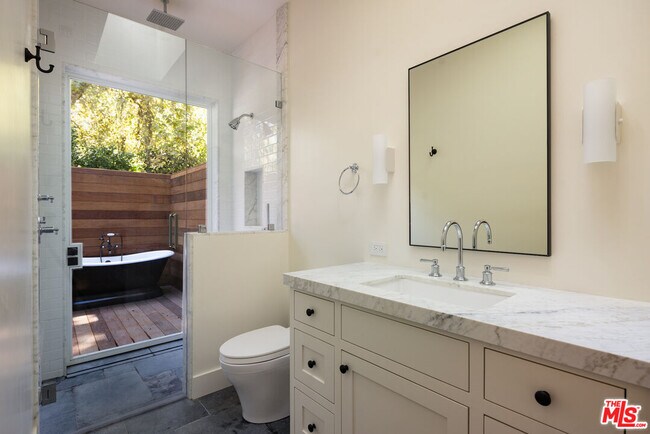 Building Photo - 14462 Sunset Blvd