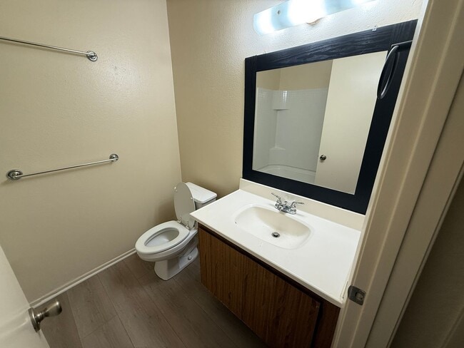 Building Photo - Beautifully Updated Camarillo Townhome