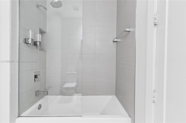 Building Photo - 6410 NW 105th Pl