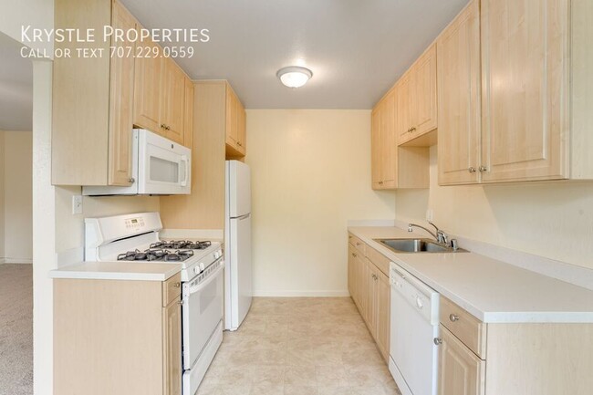 Building Photo - NOW Available In Benicia! 2 BD, 1 BA Condo...