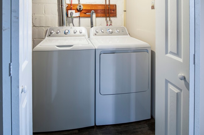 Building Photo - 710 Edmondson Ave