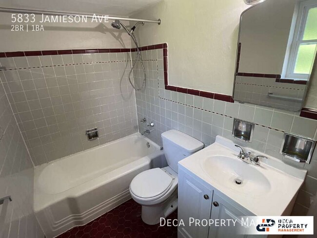 Building Photo - 5833 Jamieson Ave