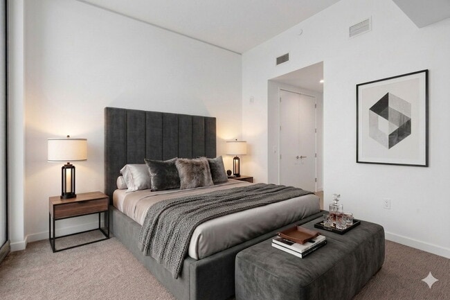 Building Photo - 400 Central Ave