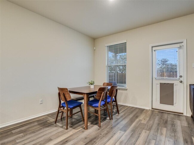 Building Photo - 441 Bella Luna Way