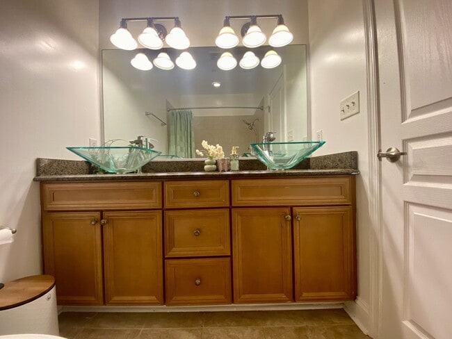 Building Photo - Broad Creek