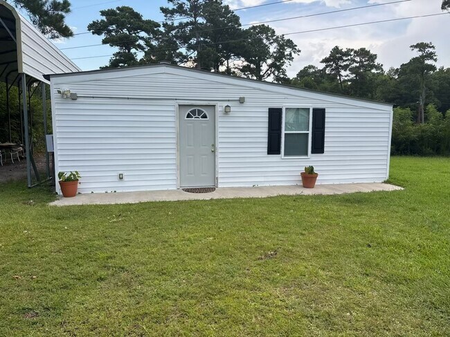 Primary Photo - 108 Country Ct