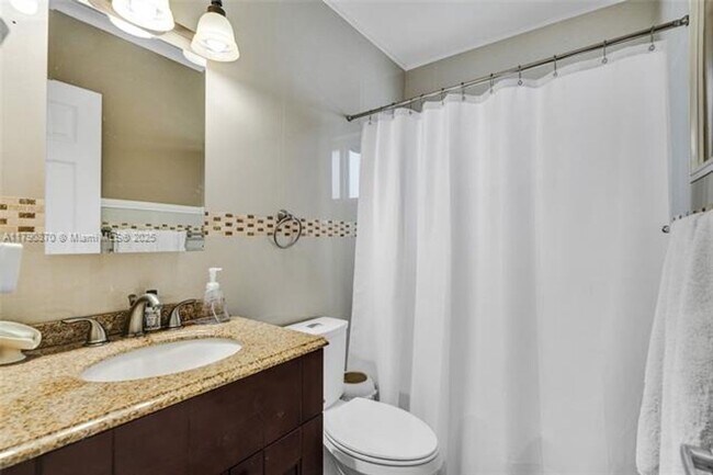 Building Photo - 5811 SW 95th Ct