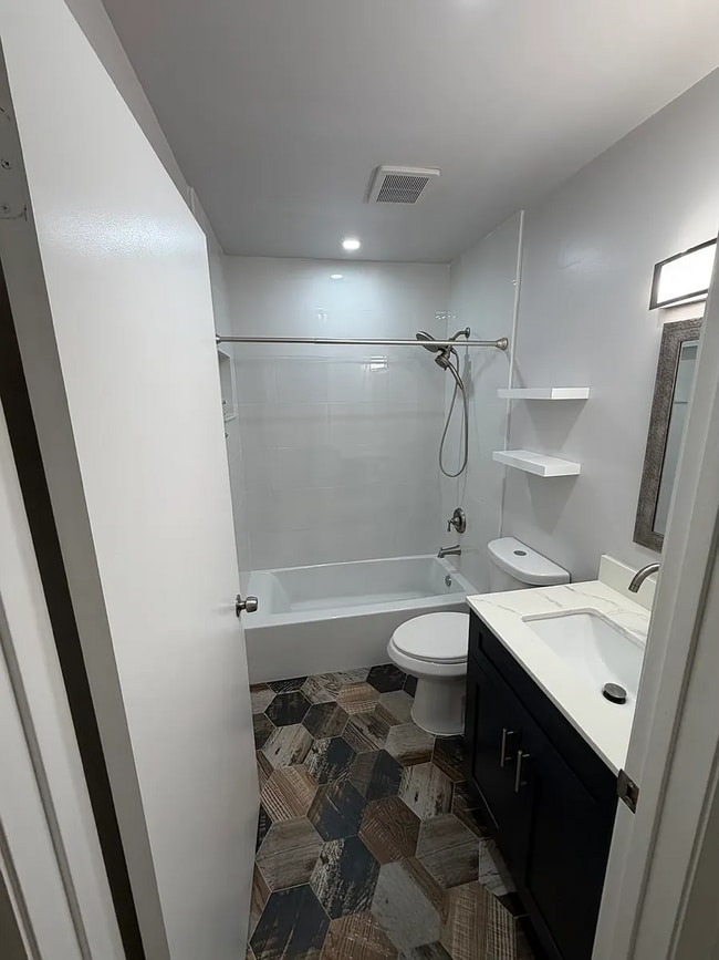 Building Photo - 4670 SW 143rd Ave