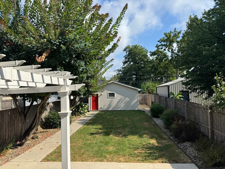 Backyard - Garage - 402 Southwood Ave
