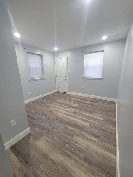 bedroom 2 - 3219 Hamilton St