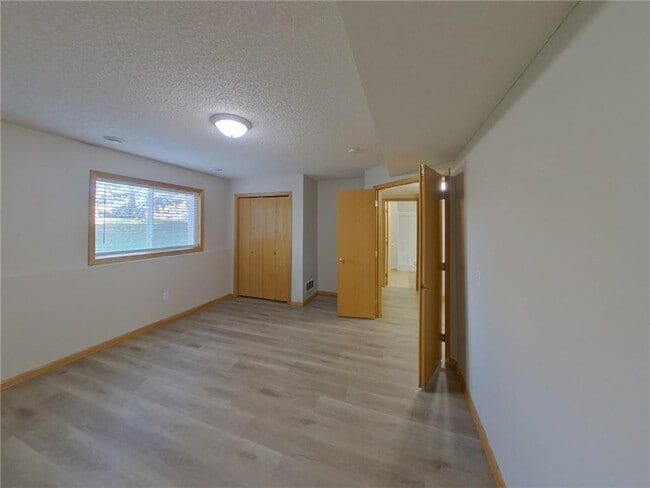 Building Photo - 16037 Flagstaff Ave W