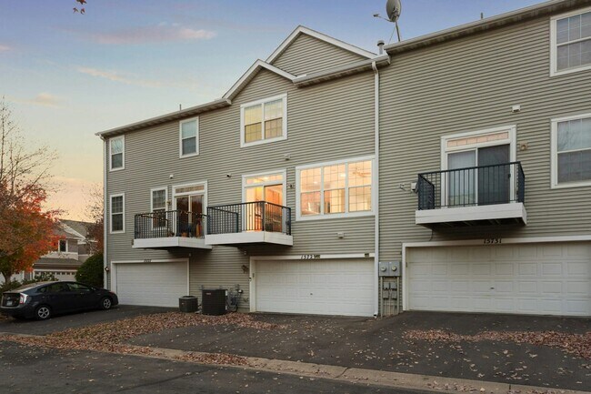 Building Photo - 15729A  Porchlight Lane