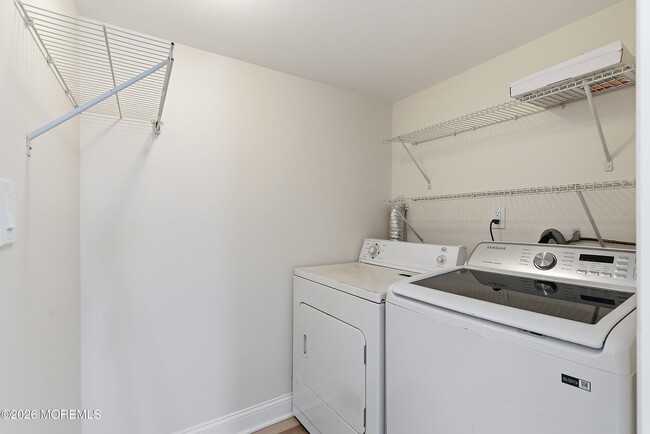 Building Photo - 40 Greenwood Loop Rd