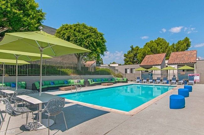 Building Photo - 8517 Paradise Valley Rd