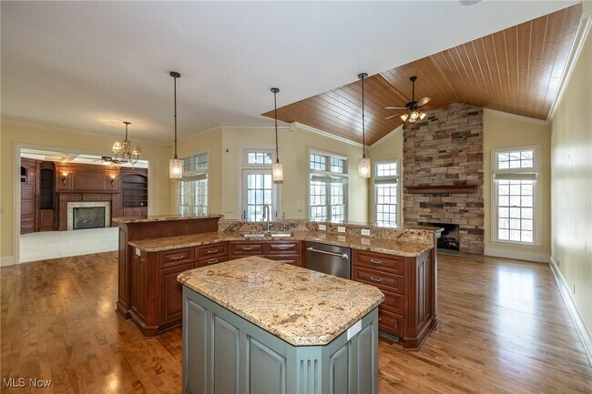 Building Photo - 4025 Meadowvale Ct