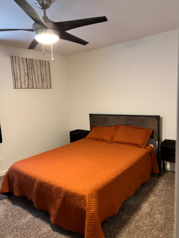 Building Photo - 810 Hillmore Dr