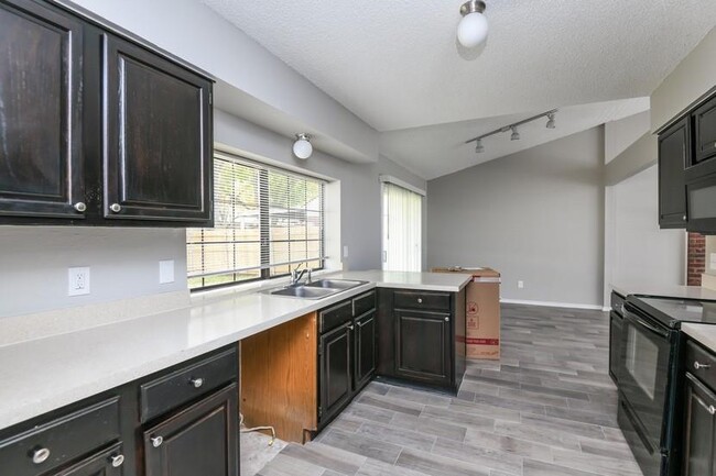 Building Photo - 1408 Sheffield Ct