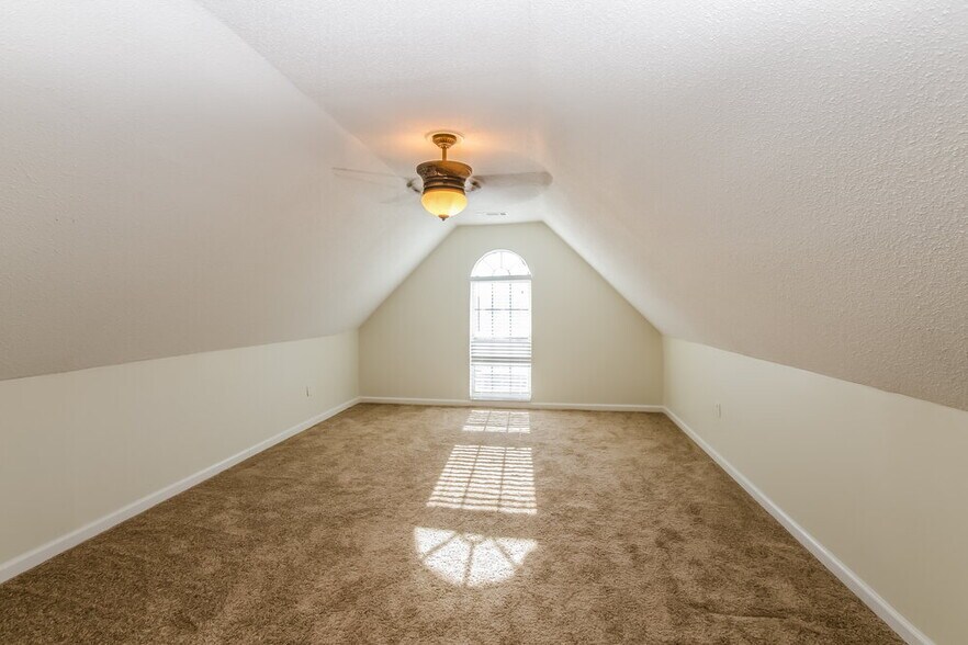 Building Photo - 6076 Armistead St
