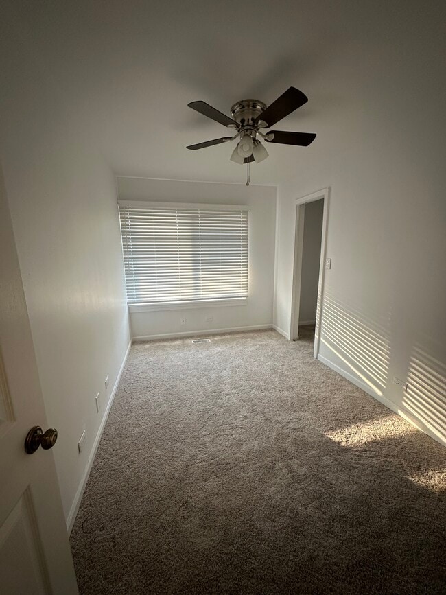 Building Photo - 1333 Barclay Ln