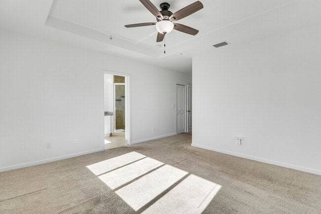 Building Photo - 6208 SE Portofino Cir