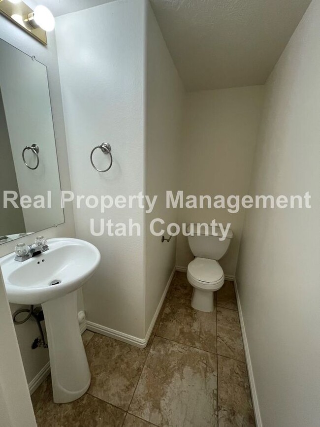 Building Photo - 467 W Harvest Moon Dr
