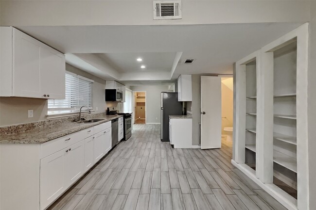 Building Photo - 18319 Autumn Trails Ln