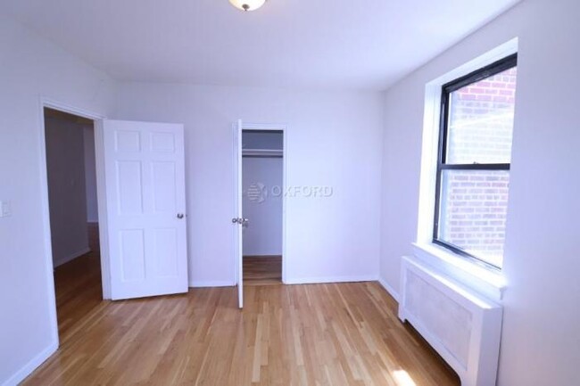 Building Photo - 2 bedroom in Queens NY 11374