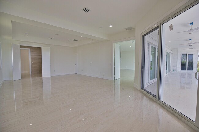 Building Photo - 13064 Via Flavia