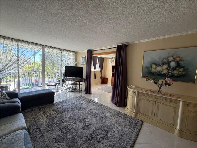 Building Photo - 3181 S Ocean Dr