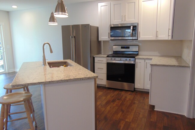 Building Photo - 11803 Sonata Dr