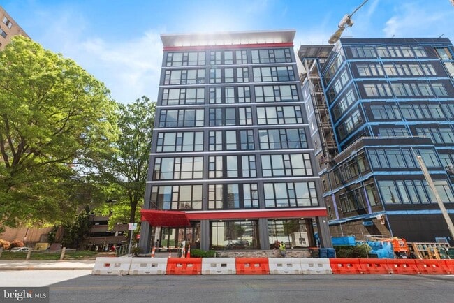 Building Photo - 1320 Fenwick Ln