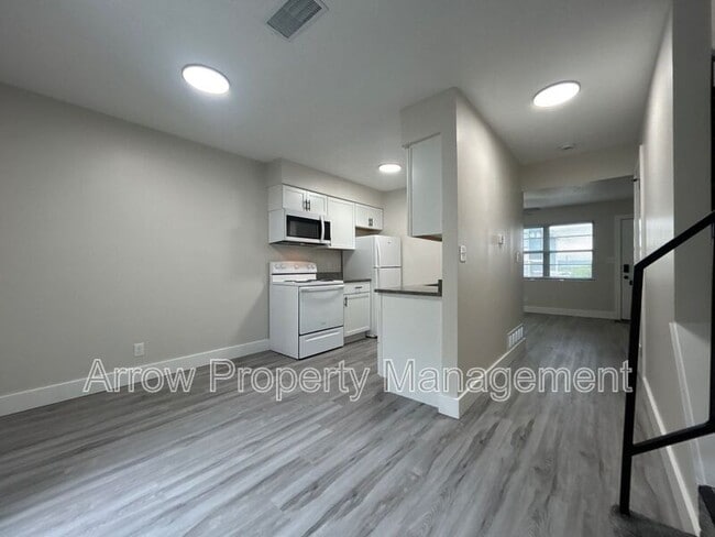 Building Photo - 1230 S Jackson St