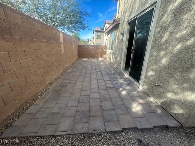 Building Photo - 917 Bluebell Brook St