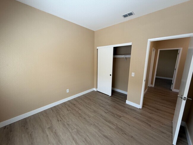 Building Photo - Lovely Three Bedroom Home