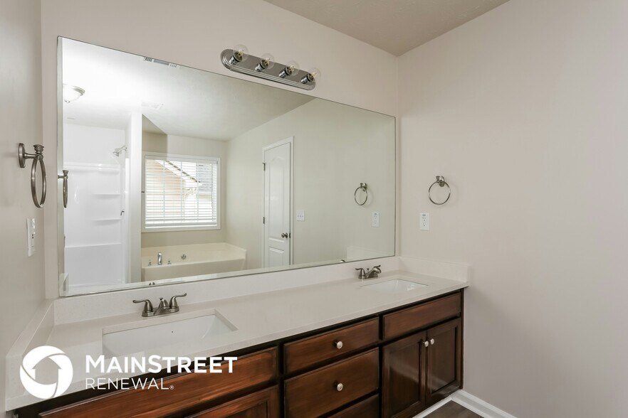 Building Photo - 210 Makenna Dr