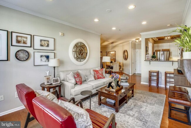 Building Photo - 4951 Brenman Park Dr