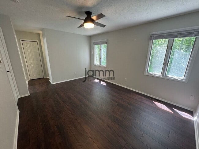 Building Photo - 5250 Mills Creek Ln
