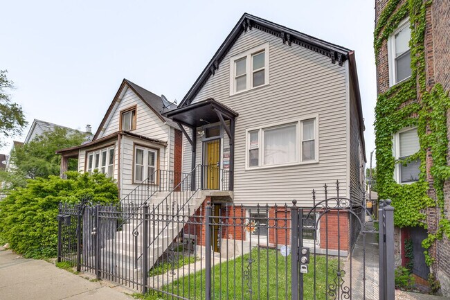 Building Photo - 6455 S Eberhart Ave
