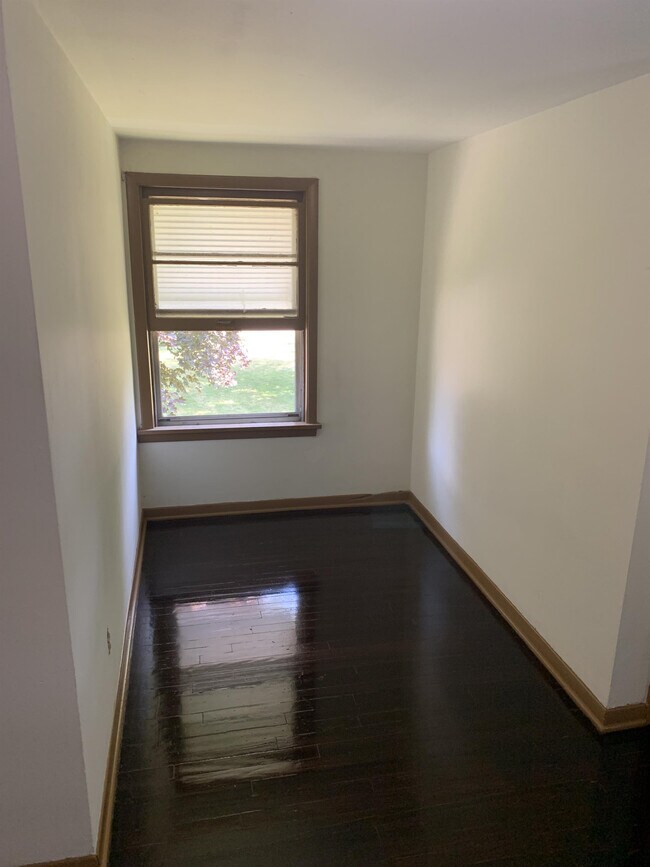 Building Photo - 5702 Perkins Rd