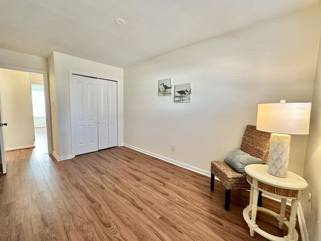 Building Photo - Updated & READY NOW!! A 3-Bedroom Great Neck Home! Excellent Schools! All Appliances Convey!