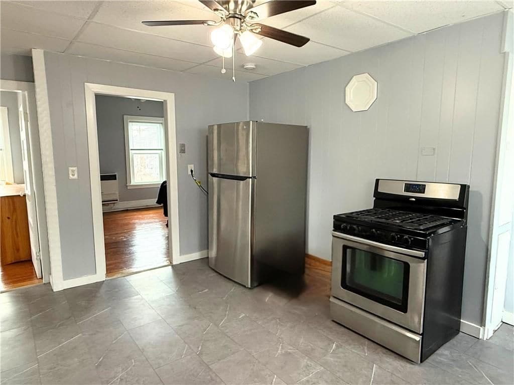 Building Photo - 53 Hadwin St