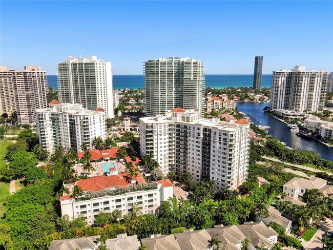 Building Photo - 20000 E Country Club Dr