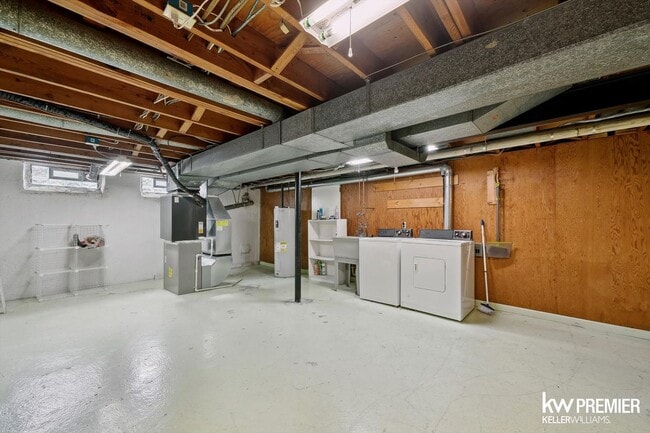 Building Photo - 42266 Woodward Ave
